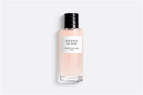 Souffle de Soie Fragrance: The Fragrance Akin to a Silky Caress.